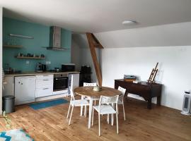 L 'appartement du Rocher, hotel s vířivkou v destinaci Chateau-du-Loir