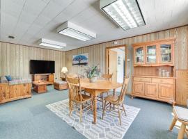 Outdoor Retreat in Atlanta Near Lakes and Trails!, hotel a Atlanta