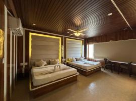 Hotel dev ganga, hotel dicht bij: Luchthaven Dehradun (Jolly Grant) - DED, Rishikesh