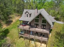 "Gotcha Covered" at a Luxurious Secluded 4-bedroom Cabin