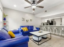Emerald Escape 0.9 mi to Beach Near Downtown Best for Families