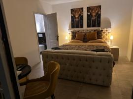 Villa kleinwellness, spa hotel in Lanaken