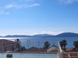 LoveAlghero stanze in attico vista mare, chỗ nghỉ tự nấu nướng ở Alghero