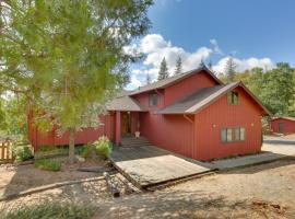 Pet-Friendly Escape with Game Room and Fire Pit!, hotel u gradu North Fork