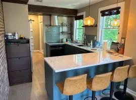NEW! Urban Oasis, Chic 3-BR 2-BA Corner Unit, Steps Away from NYC!