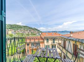 2 Bedroom Lovely Apartment In Le Grazie, hotel v destinaci Le Grazie