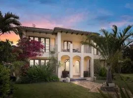 Casa Pacifica - Luxury Waterfront Villa Escape!