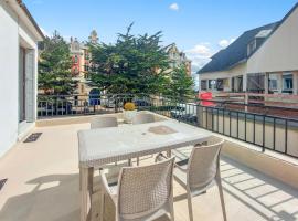 Gorgeous Apartment In Saint-Lunaire, hotel in Saint-Lunaire