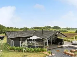 Five-Bedroom Holiday Home In Haderslev