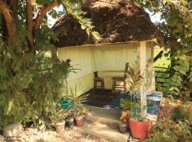 Sumi holiday home, cabaña o casa de campo en Bhurkīā