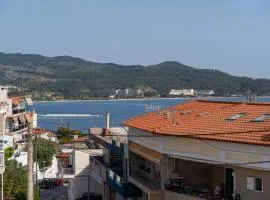 SithoniaRS 2nd Floor Center Apartment with amazing Seaview