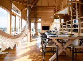 Esk Treehouse Cabin Unique Home with River Views