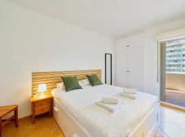 Benalbeach playa - Tu hogar frente al mar, complejo 4 piscinas、アロヨ・デ・ラ・ミエルのホテル