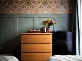 Stonehenge Courtyard