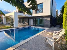 Уютная вилла в Чамьюва, hotelli kohteessa Kemer