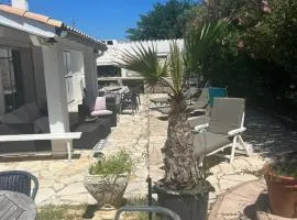 Maison charmante à Marseillan avec grand jardin et terrasse