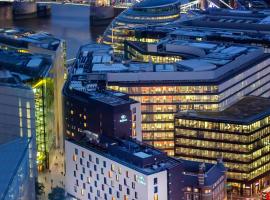 Hilton London Tower Bridge, hotel poblíž významného místa London Bridge stanice metra, Londýn