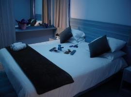 HOtello guest suites, hotel in zona Grotta di Jeita, Jounieh