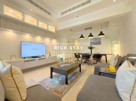 Upgraded 1BR in Downtown with Burj Khalifa View