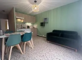 2 air-conditioned rooms in villa by the sea
