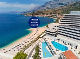 Medora Auri Family Beach Resort, hotel in Podgora