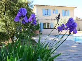 Villa au calme et sans vis à vis , proche du village