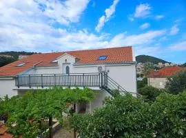 Gruz Holiday Hideaway