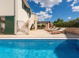 Villa Ivo ZadarVillas, hotel a Vinjerac (Castel Venier)