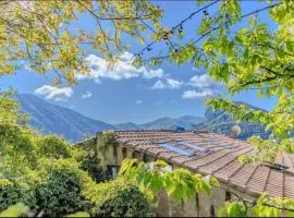 Secluded home in Le Caunil