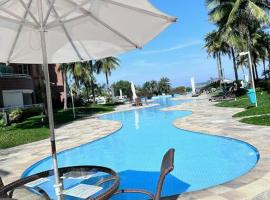 Apartamento 2 suítes em frente praia de camboinhas, hotel em Niterói