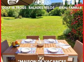 "LA MAISON DU BOCAGE" Maison 6 personnes, accès piscines gratuit, résidence privée au coeur d'un golf, hotel en Talmont