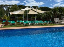 Villa Casita, New!!! Pool & Terrace, cabaña en Sant Martí d’Empúries