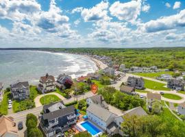 The Lighthouse Inn & Suites, hotel with parking in York Beach