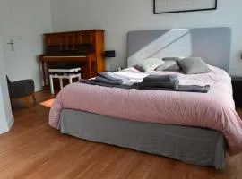 La chambre au piano