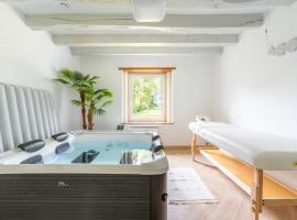 Longère Spa & Bien-être, Hotel in La Chapelle-sur-Loire