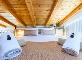 Kilada Village Retreat Jacuzzi - Parking - Garden