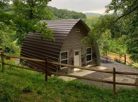 Serene Tazewell Cabin with Grill and Mountain Views!, holiday home in Tazewell