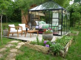 Le jardin secret, luxusní stan v destinaci Semur-en-Auxois