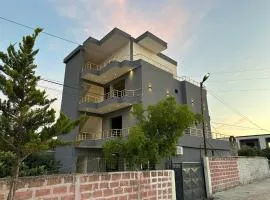 Mico's Apartments