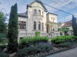 Kúria Apartman Budapest with free parking, hotel v Budapešti
