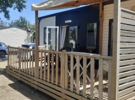 Camping les Salins de la Gardiole, hotel in Vic-la-Gardiole