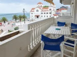 Catherine's Beachfront Apartment by Optimum Link