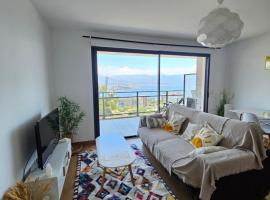 Appartement terrasse spacieuse, vue mer & clim, casa de praia em Ajaccio