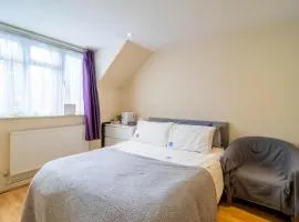 Comfy private room in Battersea close to Clapham Junction
