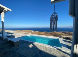 Villa with infinity pool and exceptional sea view