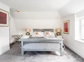 The Secret, Stylish & Spacious En Suite in Blandford Forum, Dorset