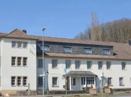 Big Holiday Home near Monschau in the Eifel Nationalpark with a terrace and bar