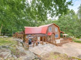 Peaceful Mt Juliet Cabin with Hot Tub and Fire Pit – hotel dla rodzin w mieście Monticello