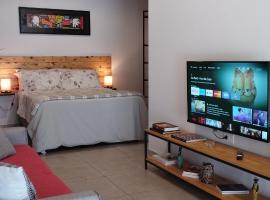 Conforto e Privacidade no Roteiro do Vinho, hotelli kohteessa São Roque