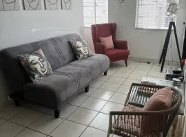 The Silhouette - Paarl - Self Catering Apartment